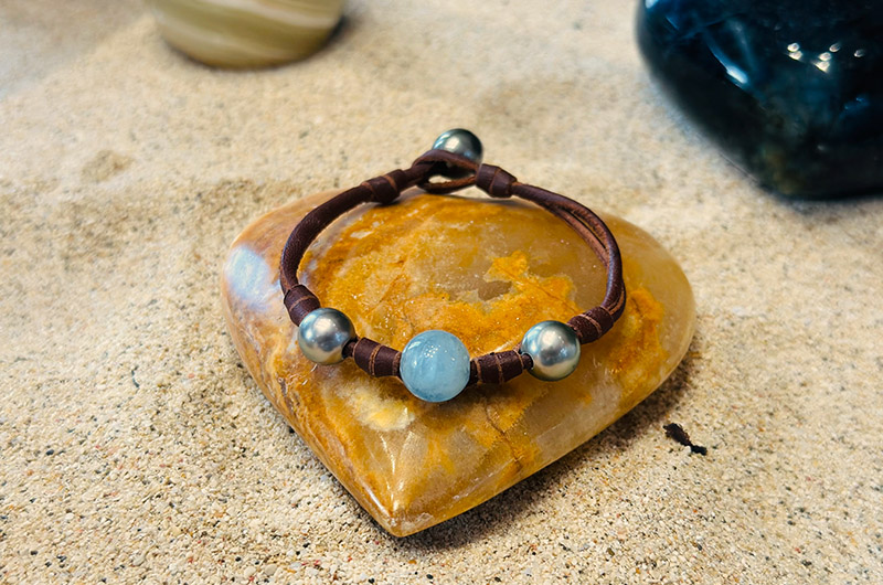 Natural Aquamarine and Tahitian Pearls bracelet
